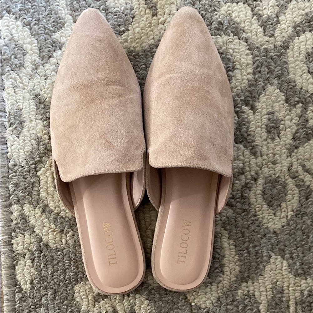 Slides faux suede